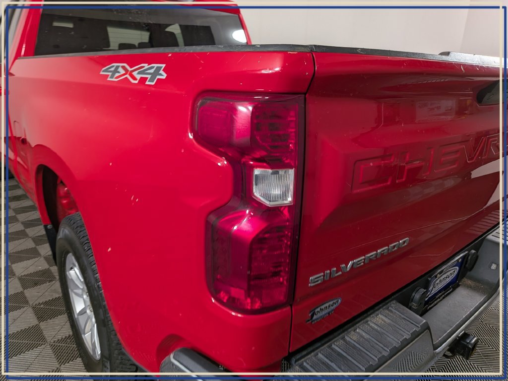 Used 2021 Chevrolet Silverado 1500 LT AWD/4WD image 11