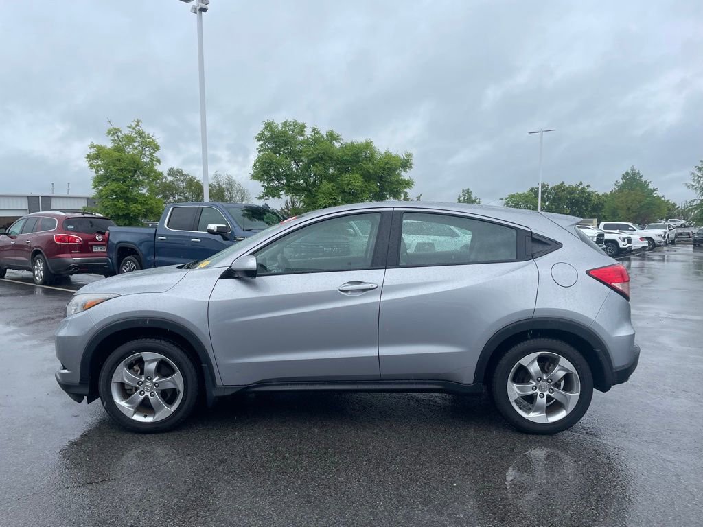 Used 2017 Honda HR-V LX image 4