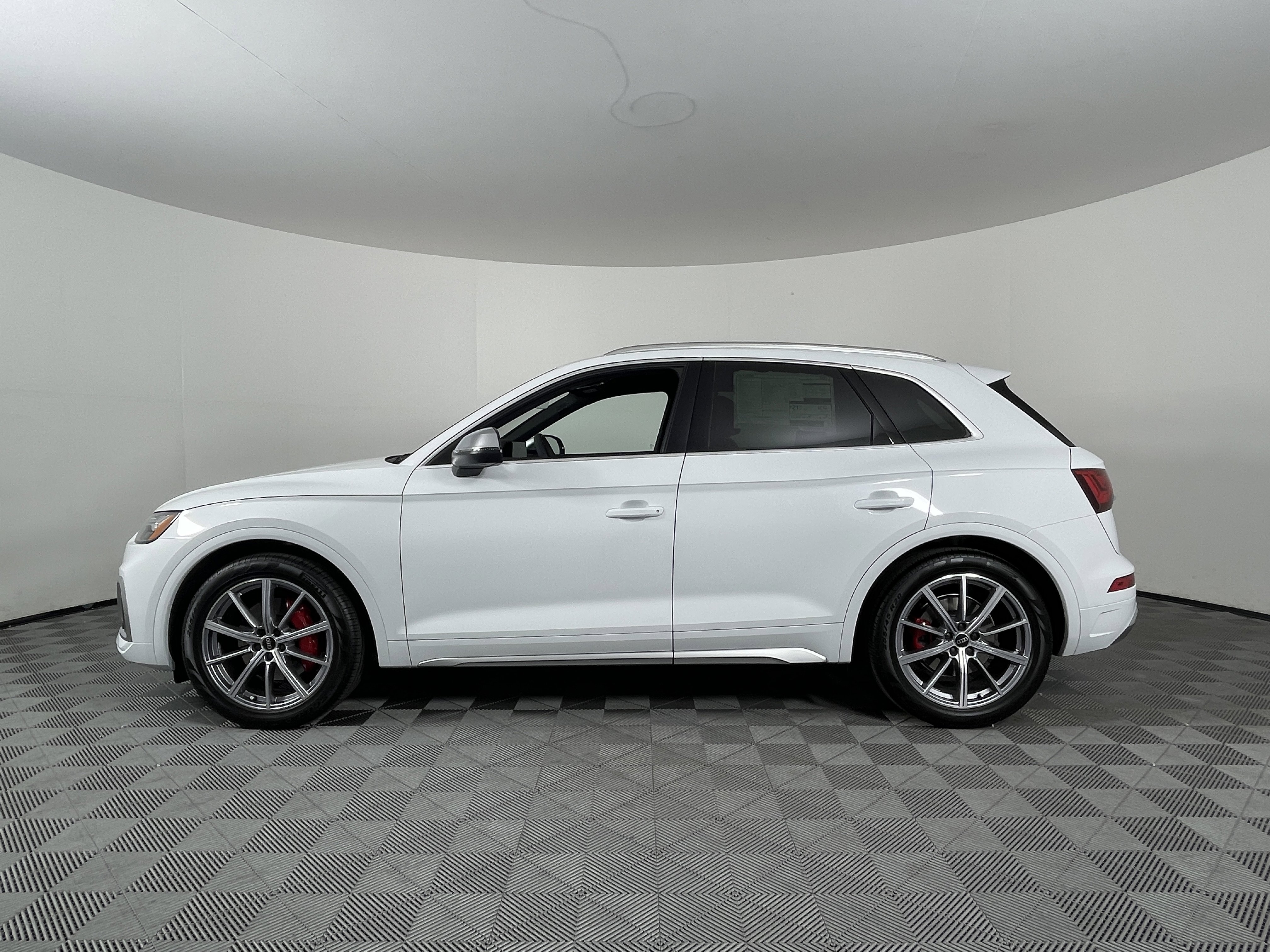 New 2025 Audi SQ5 Premium Plus image 9
