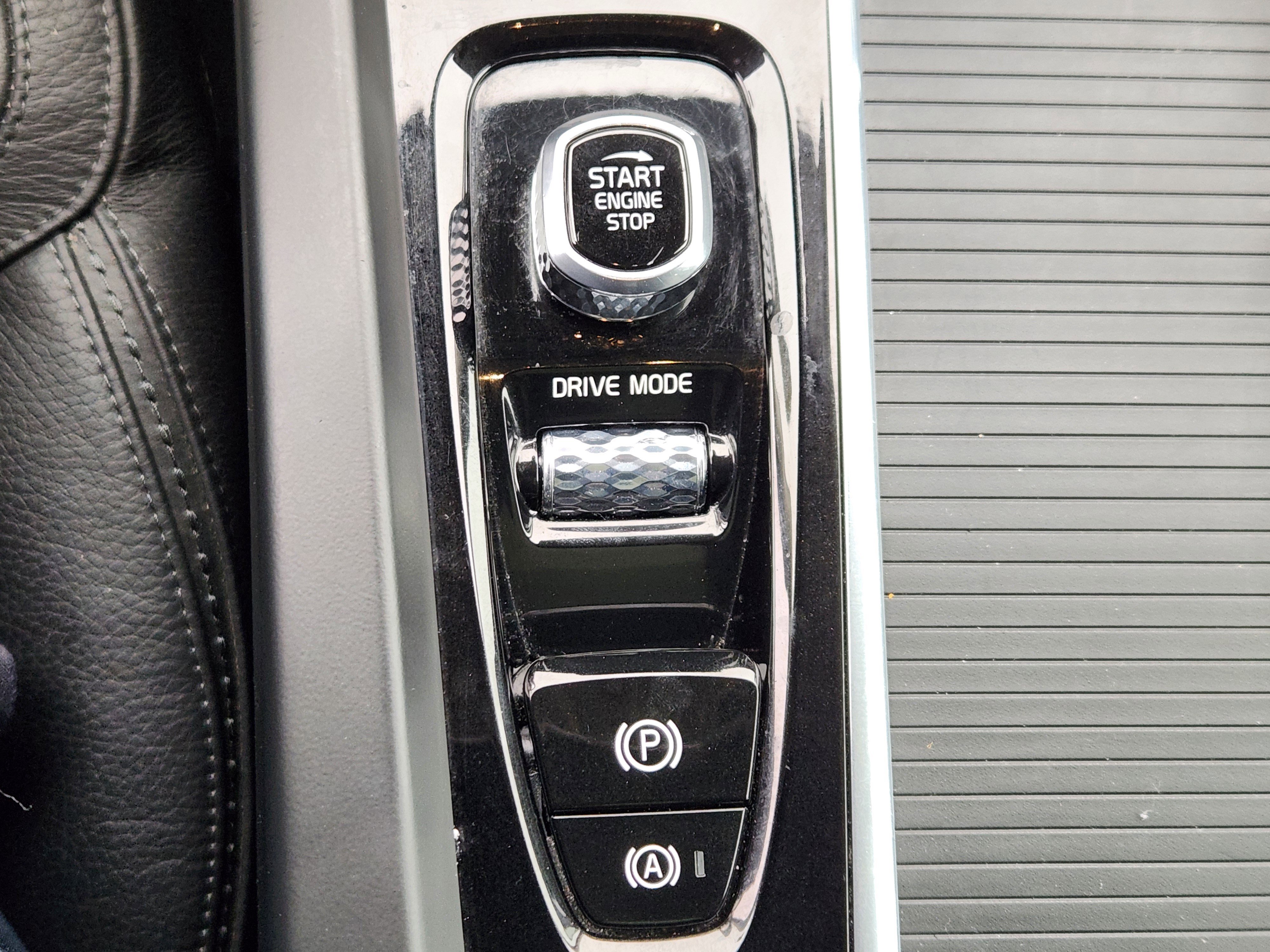 Used 2020 Volvo V60 T5 Cross Country w/ Protection Package Premier image 22