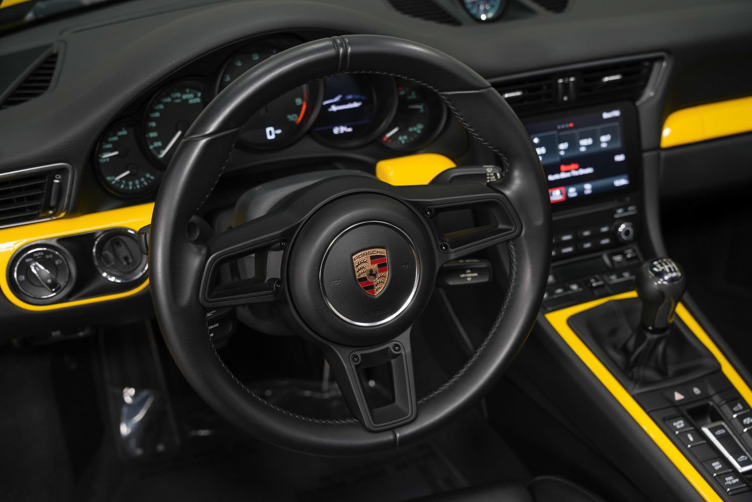 Used 2019 Porsche 911 Speedster RWD image 41