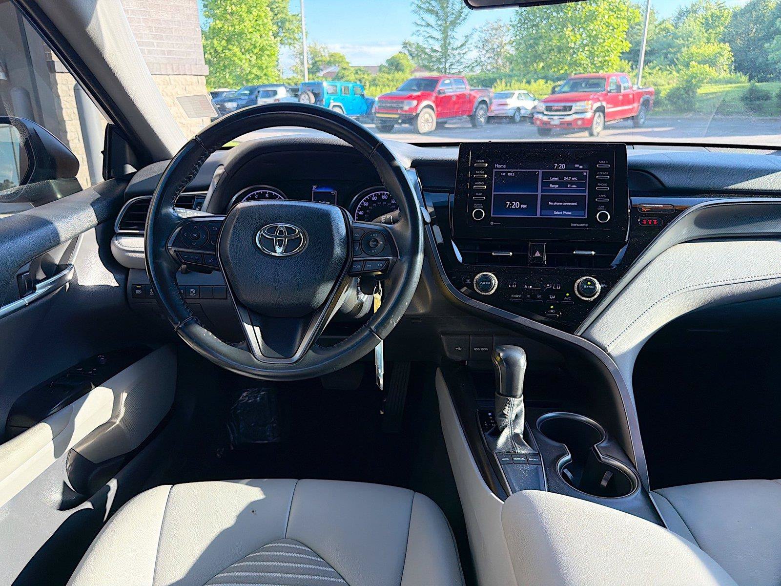 Used 2023 Toyota Camry SE FWD image 18