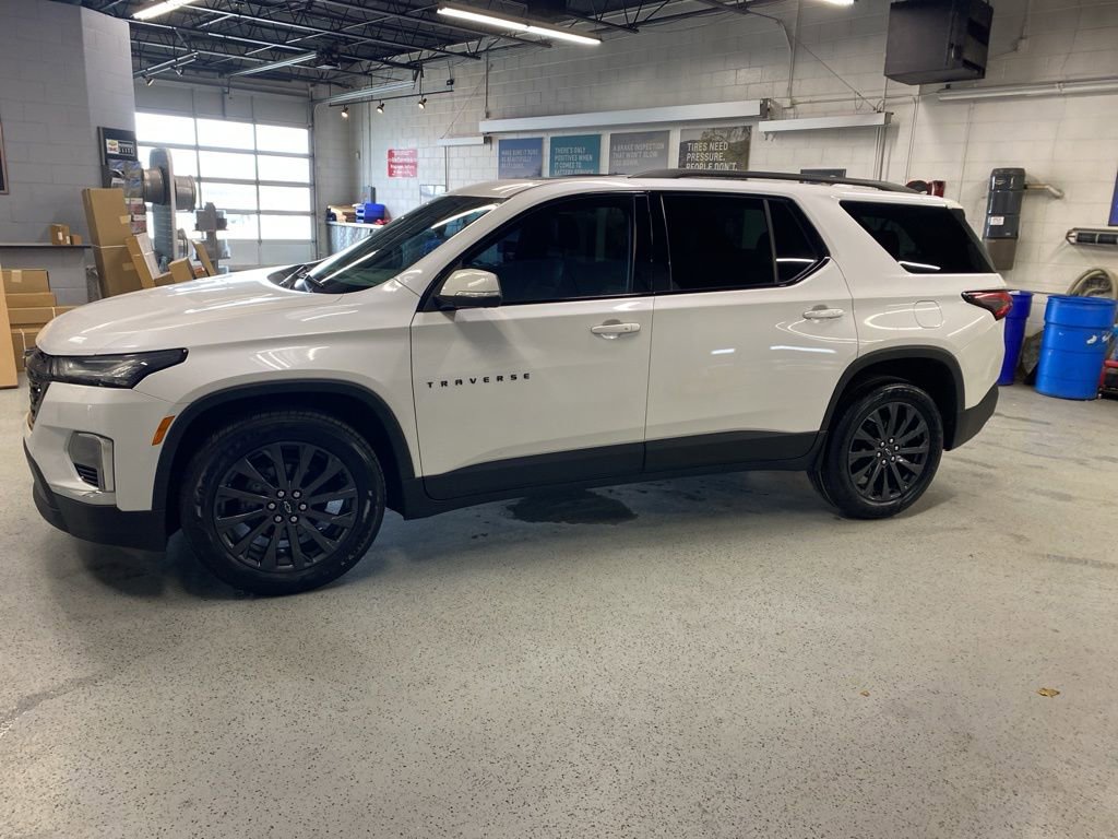 Used 2023 Chevrolet Traverse RS image 4