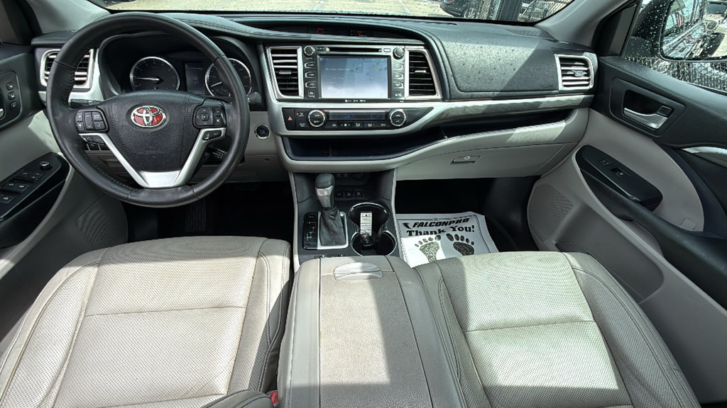 Used 2018 Toyota Highlander Limited Platinum AWD/4WD image 26