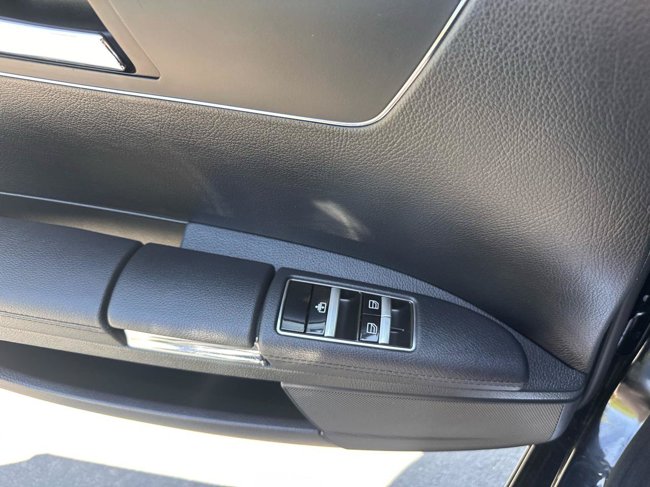 Used 2012 Mercedes-Benz S 550 image 15