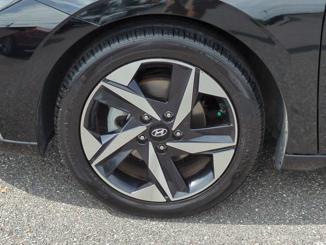 Certified 2023 Hyundai Elantra SEL w/ Convenience Package FWD image 11