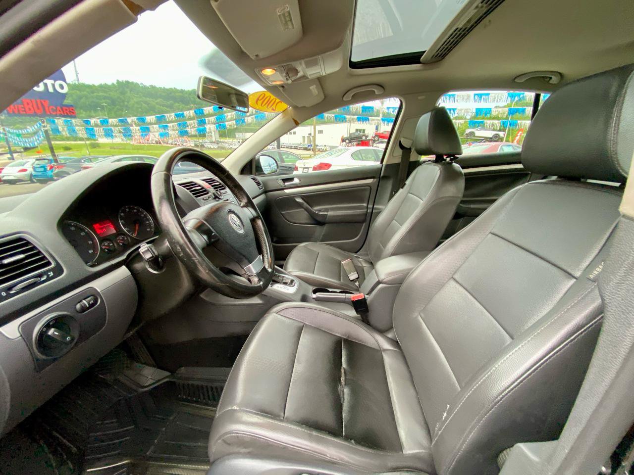 Used 2009 Volkswagen Jetta SE FWD image 12