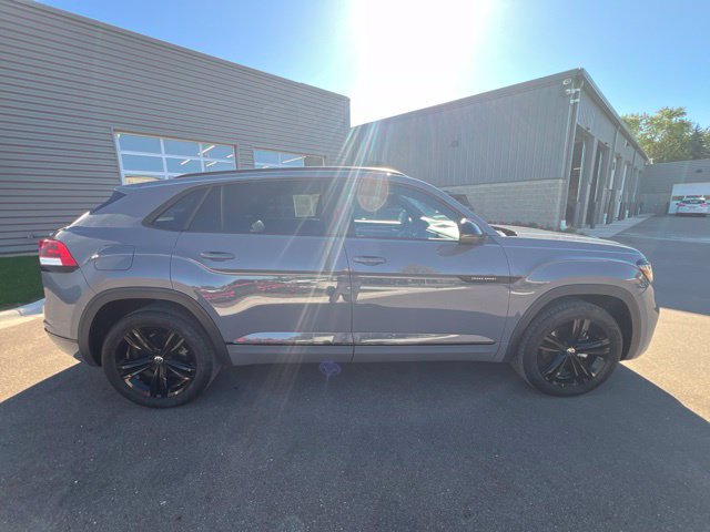 Used 2023 Volkswagen Atlas Cross Sport SEL R-Line AWD/4WD image 4