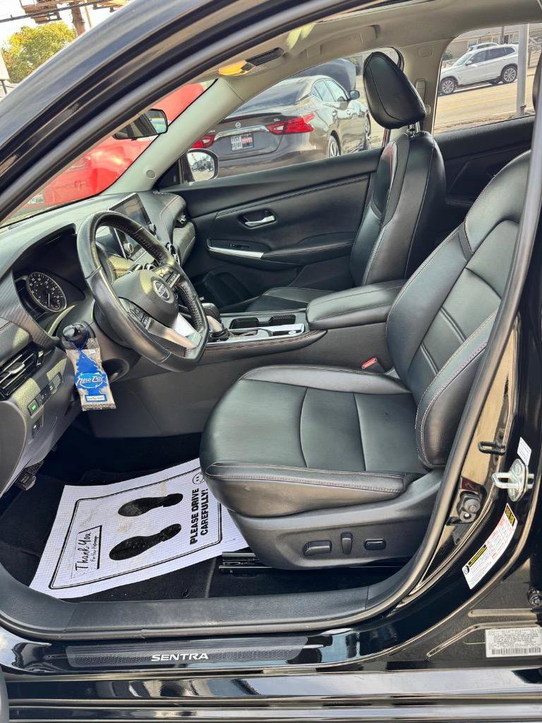 Used 2022 Nissan Sentra SR w/ SR Premium Package image 13