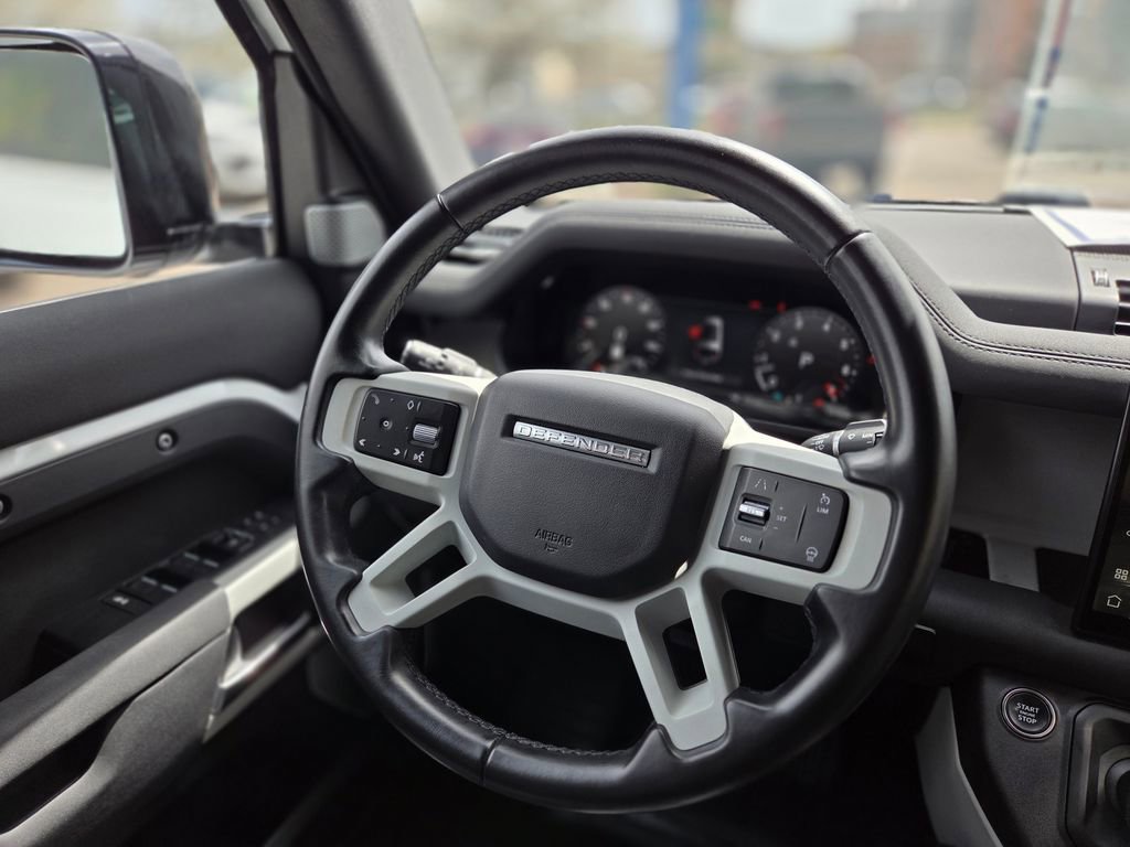 Used 2023 Land Rover Defender 130 X-Dynamic SE AWD/4WD image 21