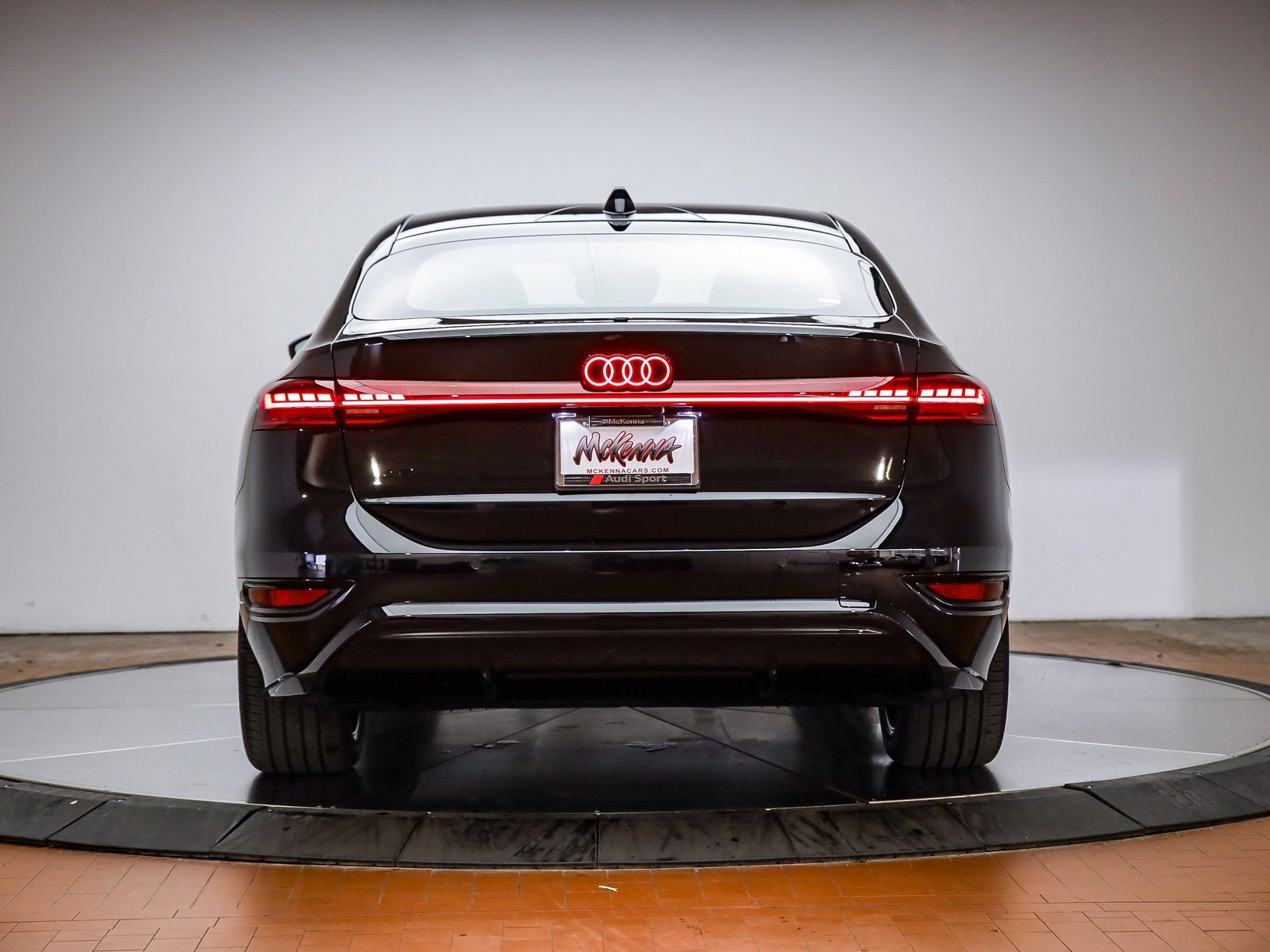New 2025 Audi A6 e-tron Premium Plus image 9