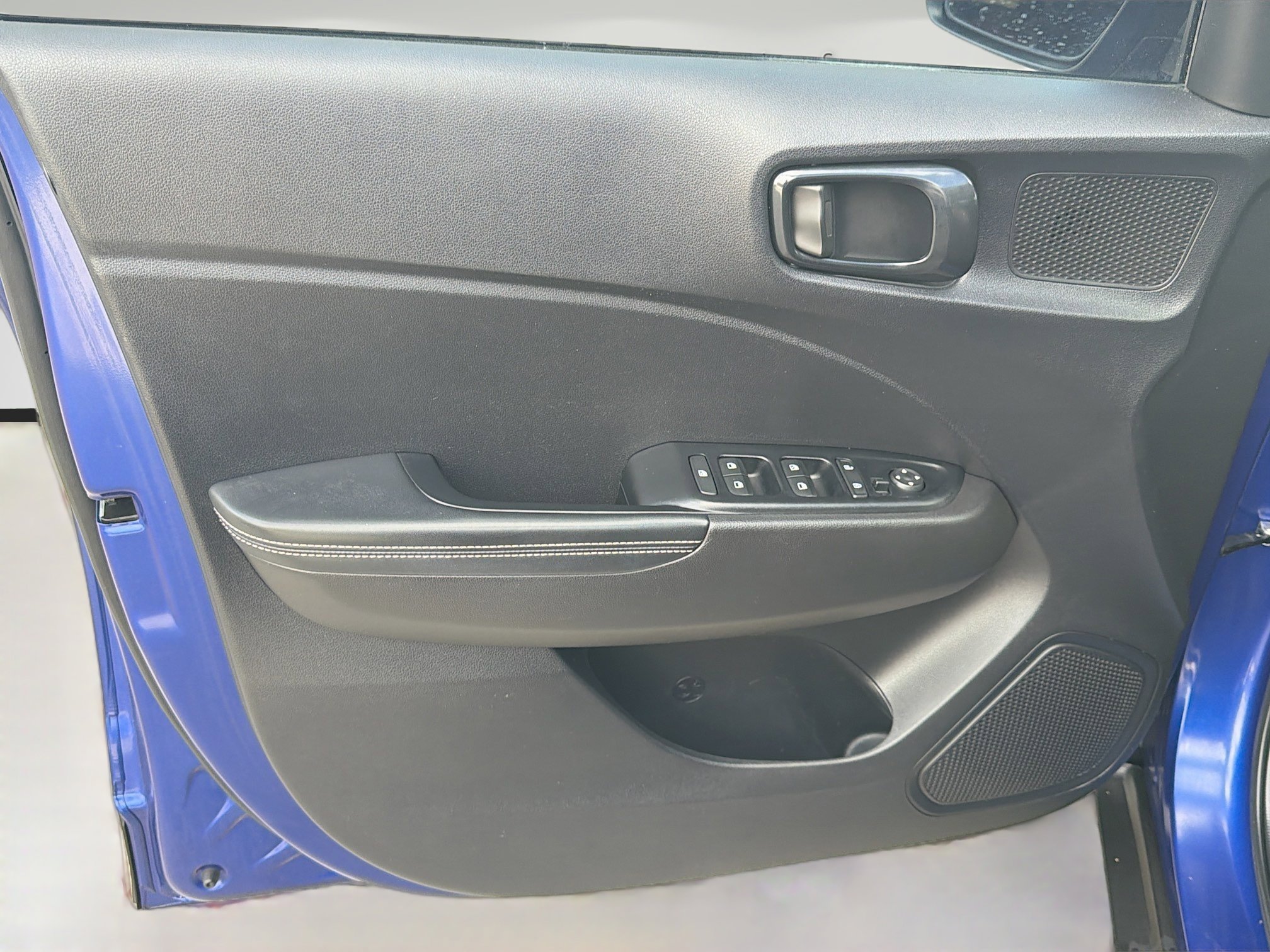 Used 2022 Hyundai Venue Limited FWD image 20