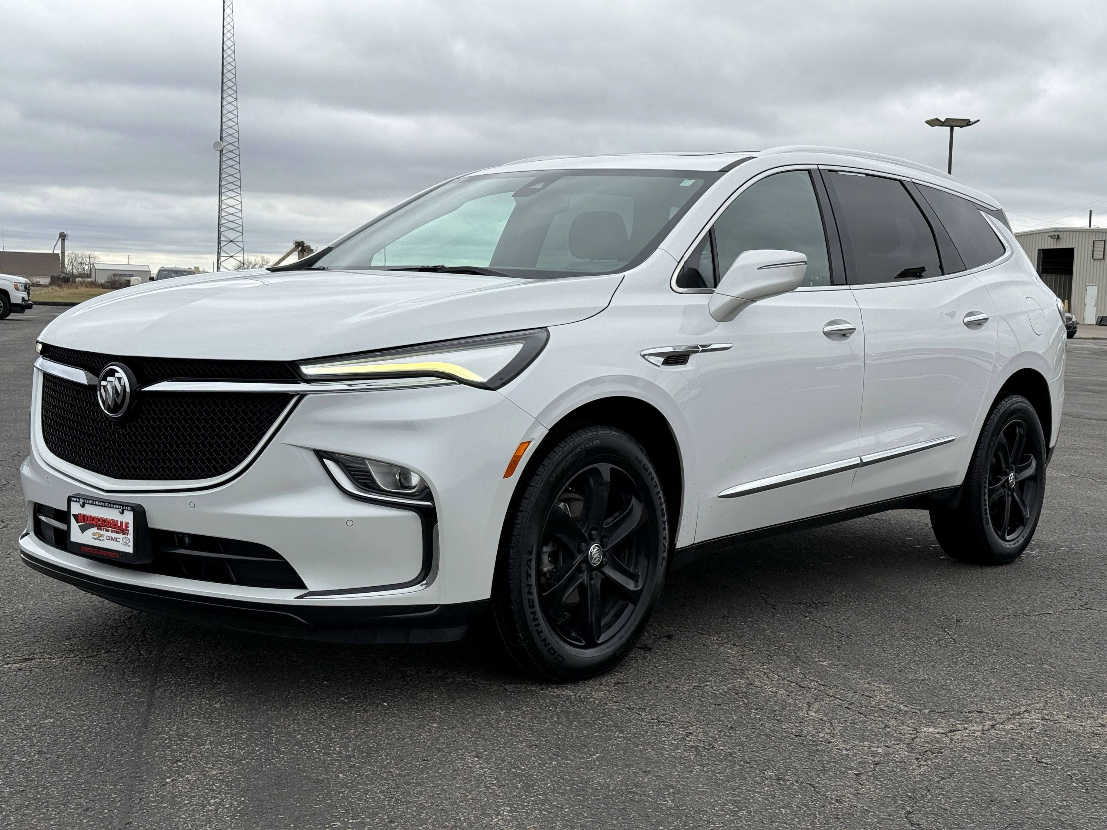 Used 2023 Buick Enclave Essence w/ Experience Buick Package image 7