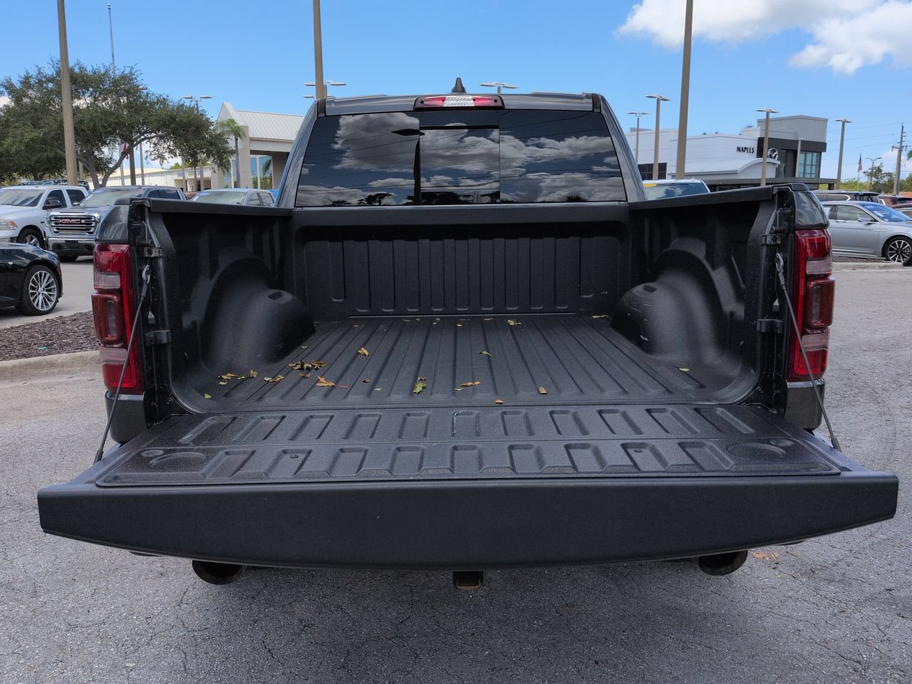 Used 2023 RAM 1500 Laramie AWD/4WD image 13