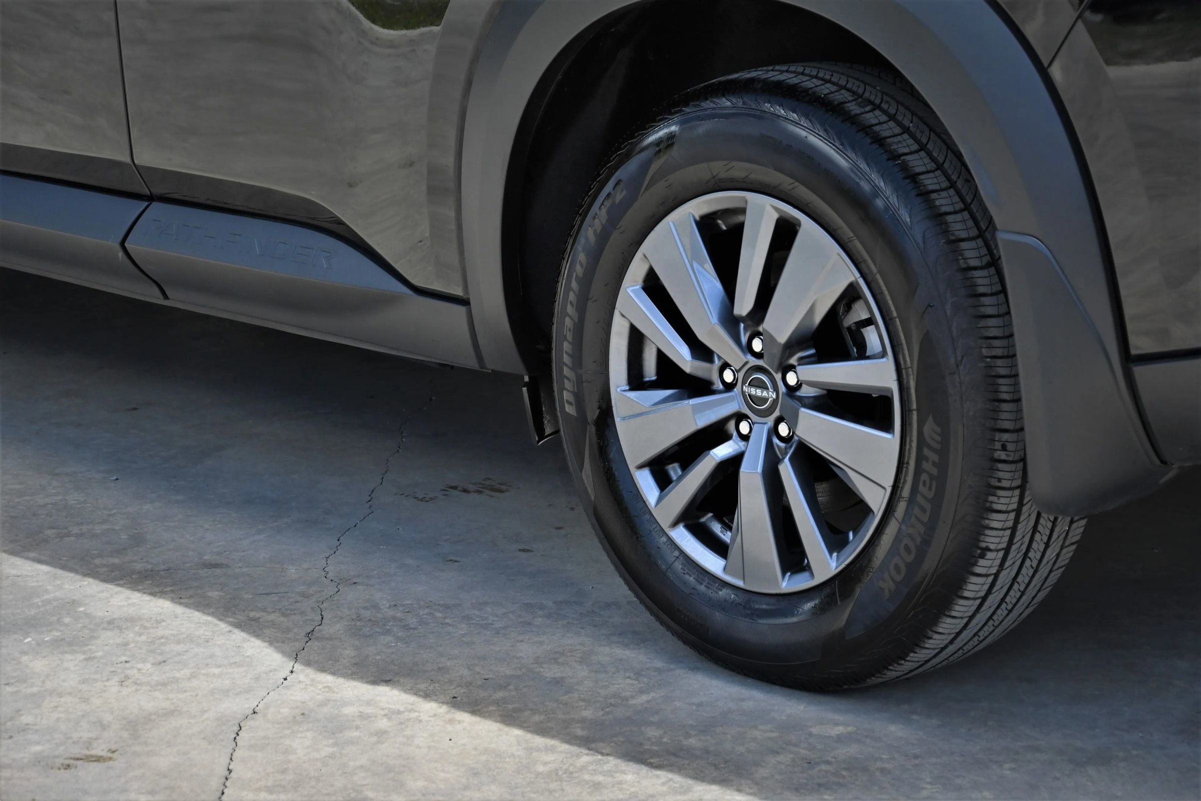 Used 2025 Nissan Pathfinder S image 9