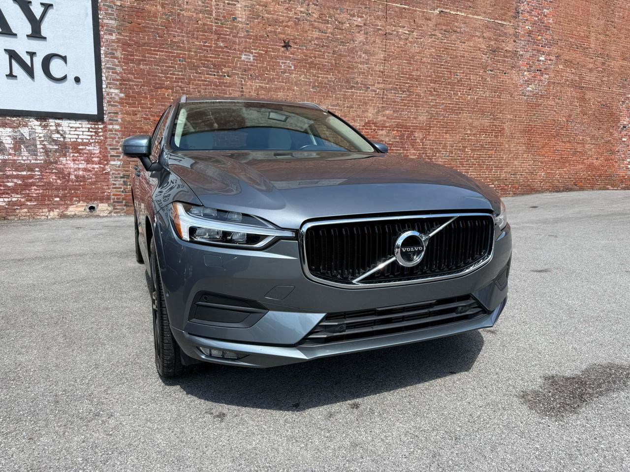 Used 2019 Volvo XC60 T6 Momentum w/ Advanced Package AWD/4WD image 2