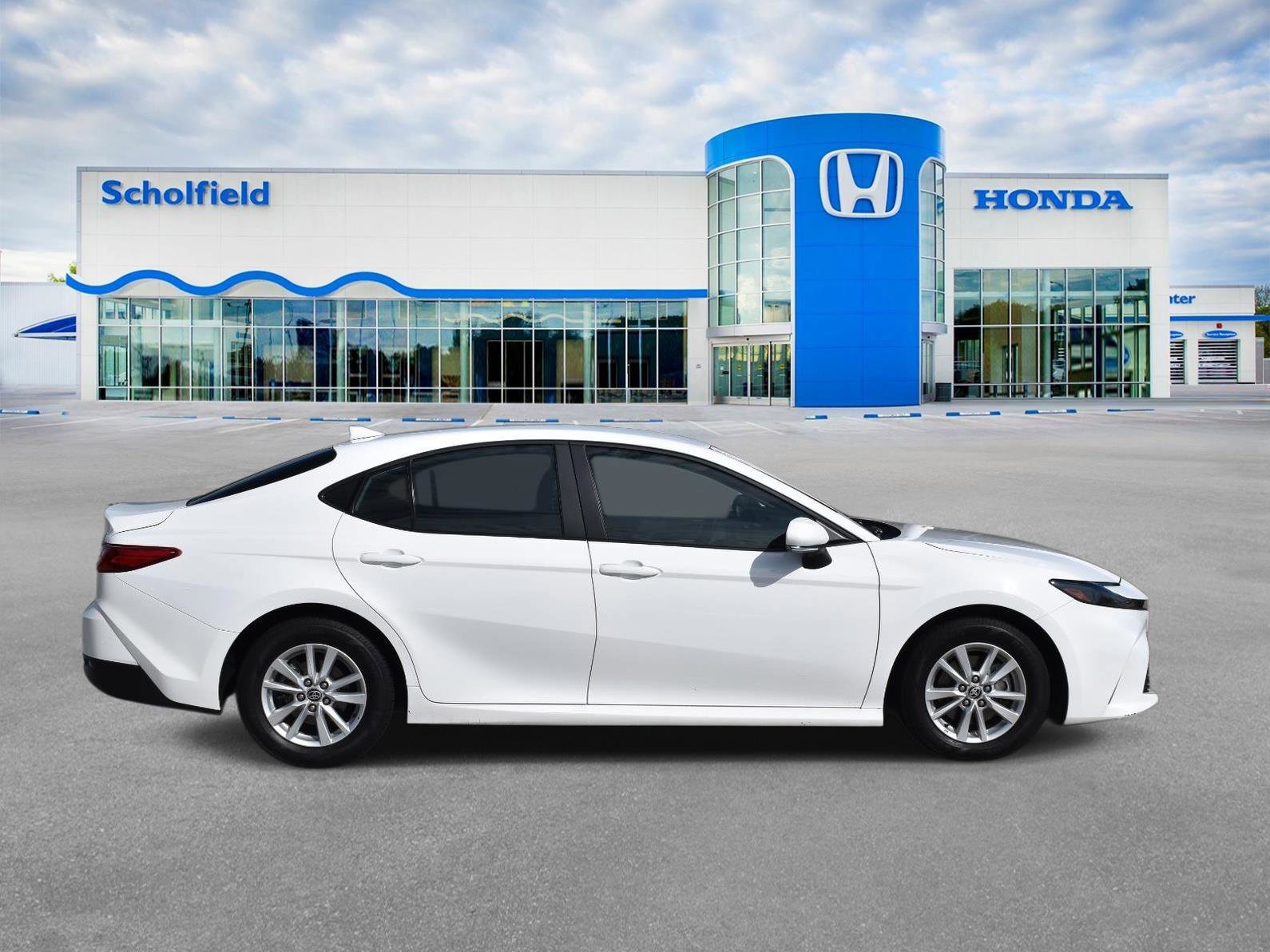 Used 2025 Toyota Camry LE FWD video 2