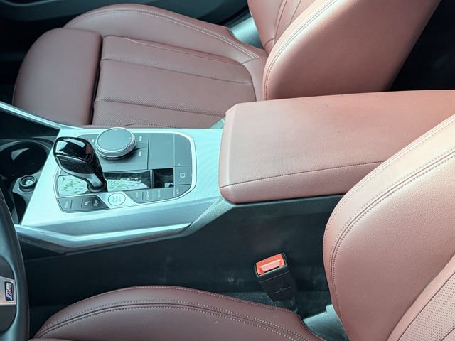 Used 2022 BMW 330i Sedan w/ M Sport Package RWD image 6