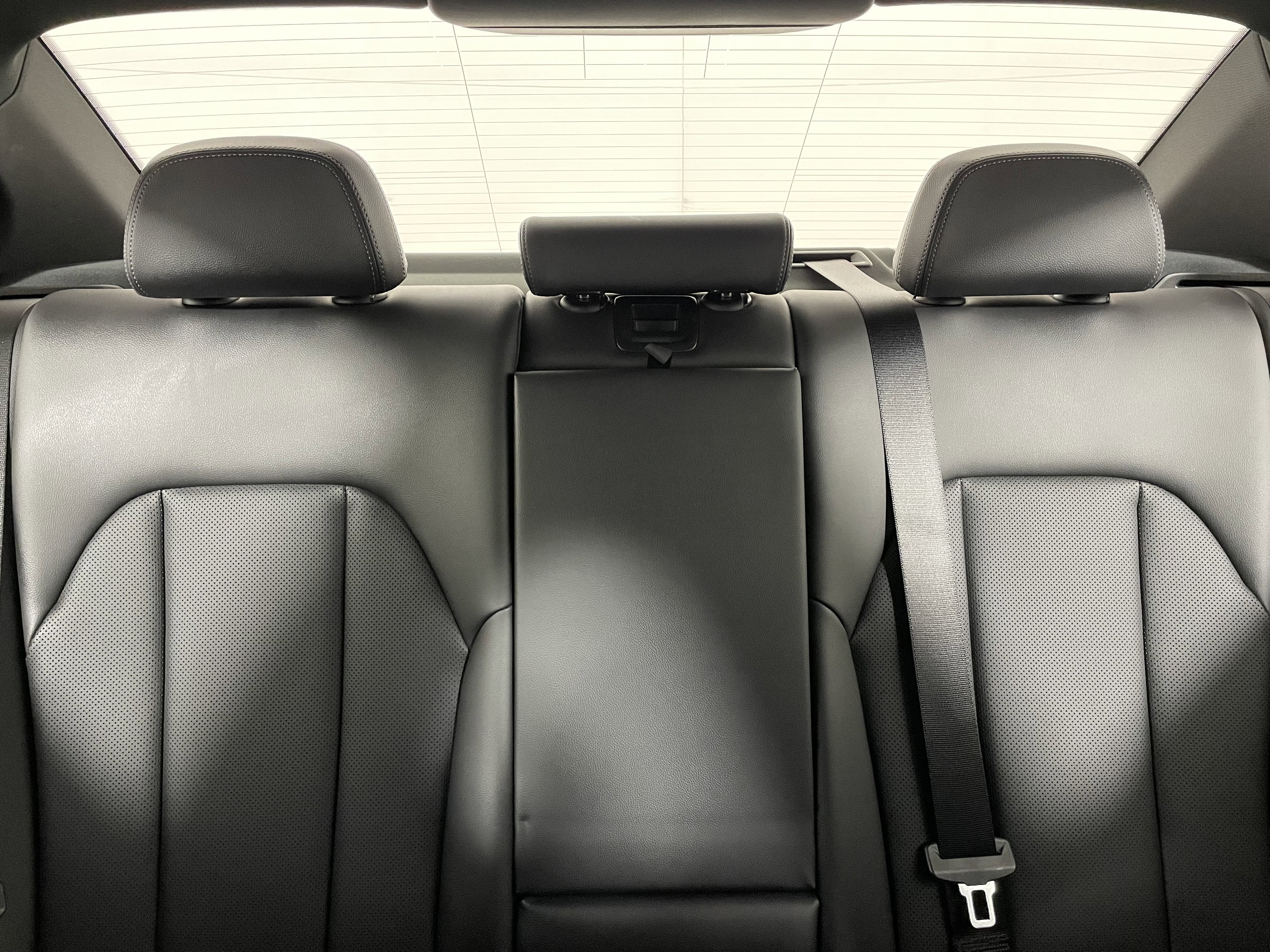 Used 2022 BMW 330i xDrive Sedan w/ Driving Assistance Package image 14