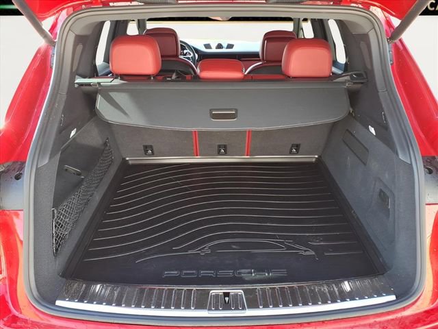 Used 2023 Porsche Cayenne Platinum Edition image 25