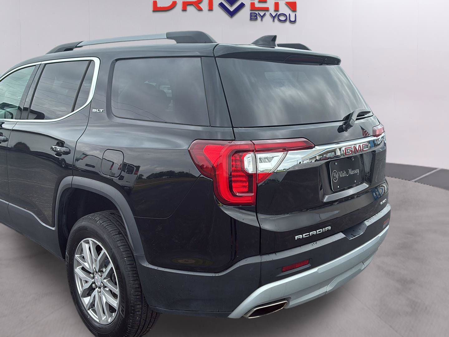 Used 2023 GMC Acadia SLT AWD/4WD image 22