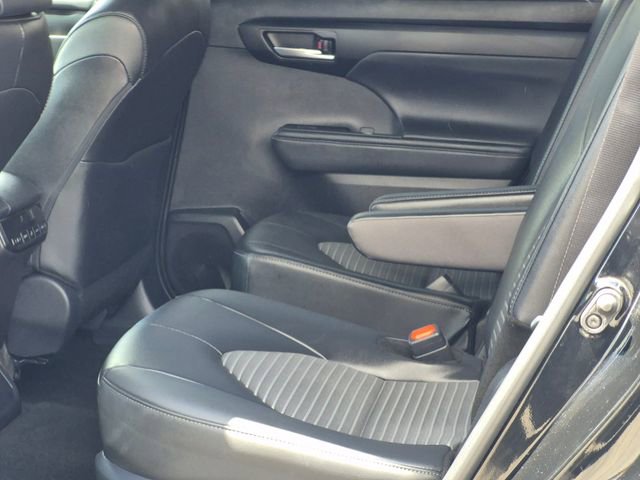 Used 2025 Toyota Highlander XSE image 20
