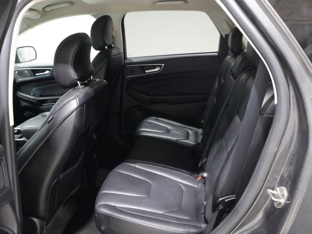 Used 2019 Ford Edge Titanium w/ Cold Weather Package AWD/4WD image 18