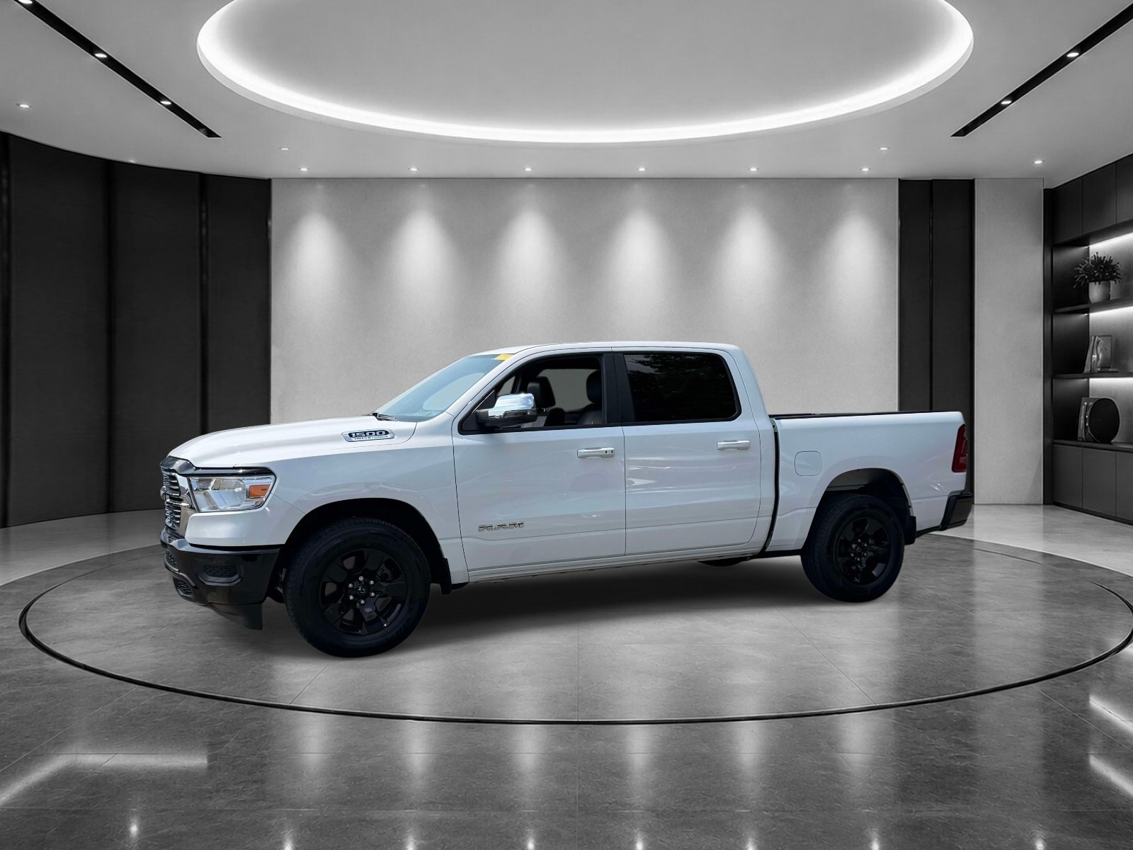 Used 2024 RAM 1500 Laramie AWD/4WD image 2
