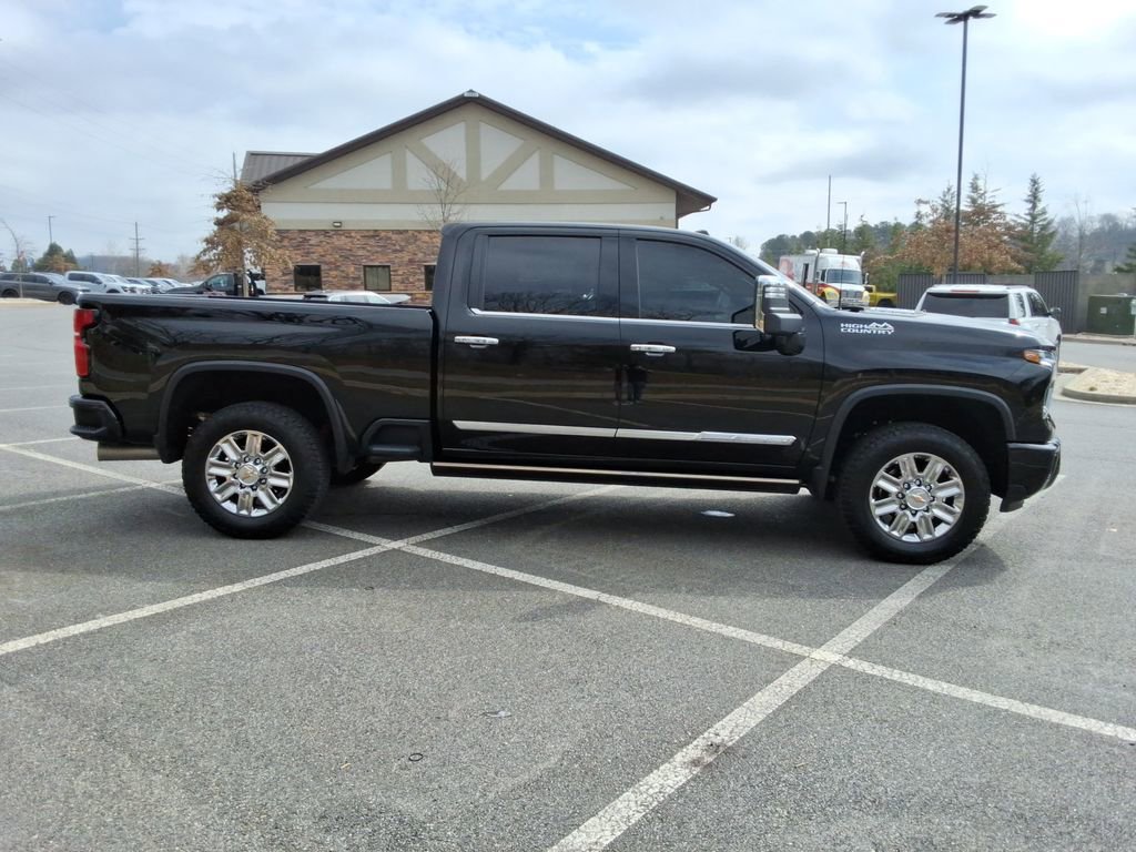 Certified 2026 Chevrolet Silverado 2500 High Country w/ High Country Premium Package AWD/4WD image 4