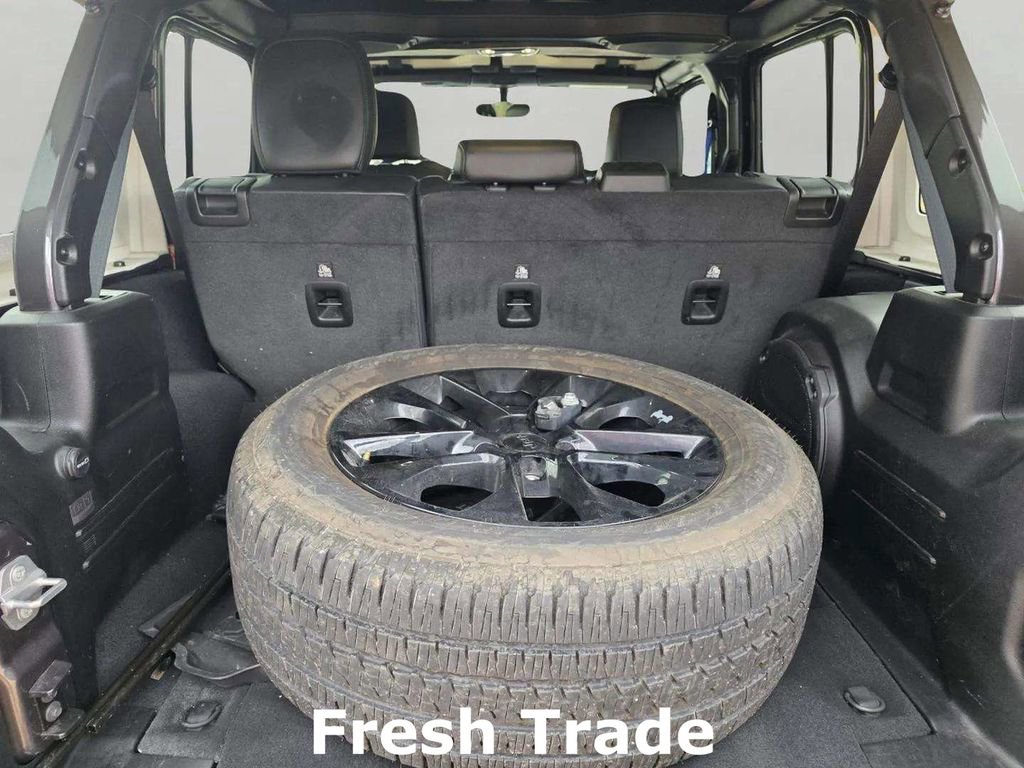 Used 2021 Jeep Wrangler Unlimited Sahara w/ Cold Weather Group image 8