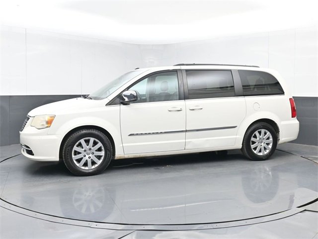 Used 2011 Chrysler Town & Country Touring-L w/ Entertainment Group #2 image 11