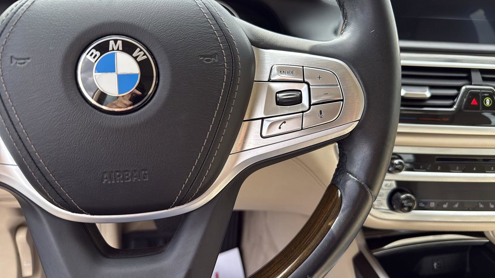 Used 2019 BMW 740i w/ Executive Package image 16