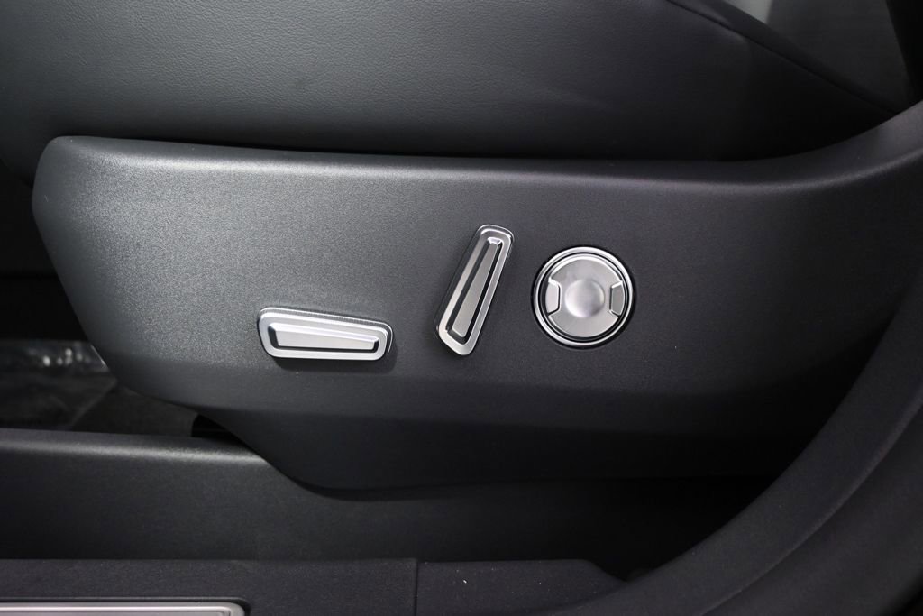 New 2026 Lincoln Nautilus Reserve w/ Jet Appearance Package image 12