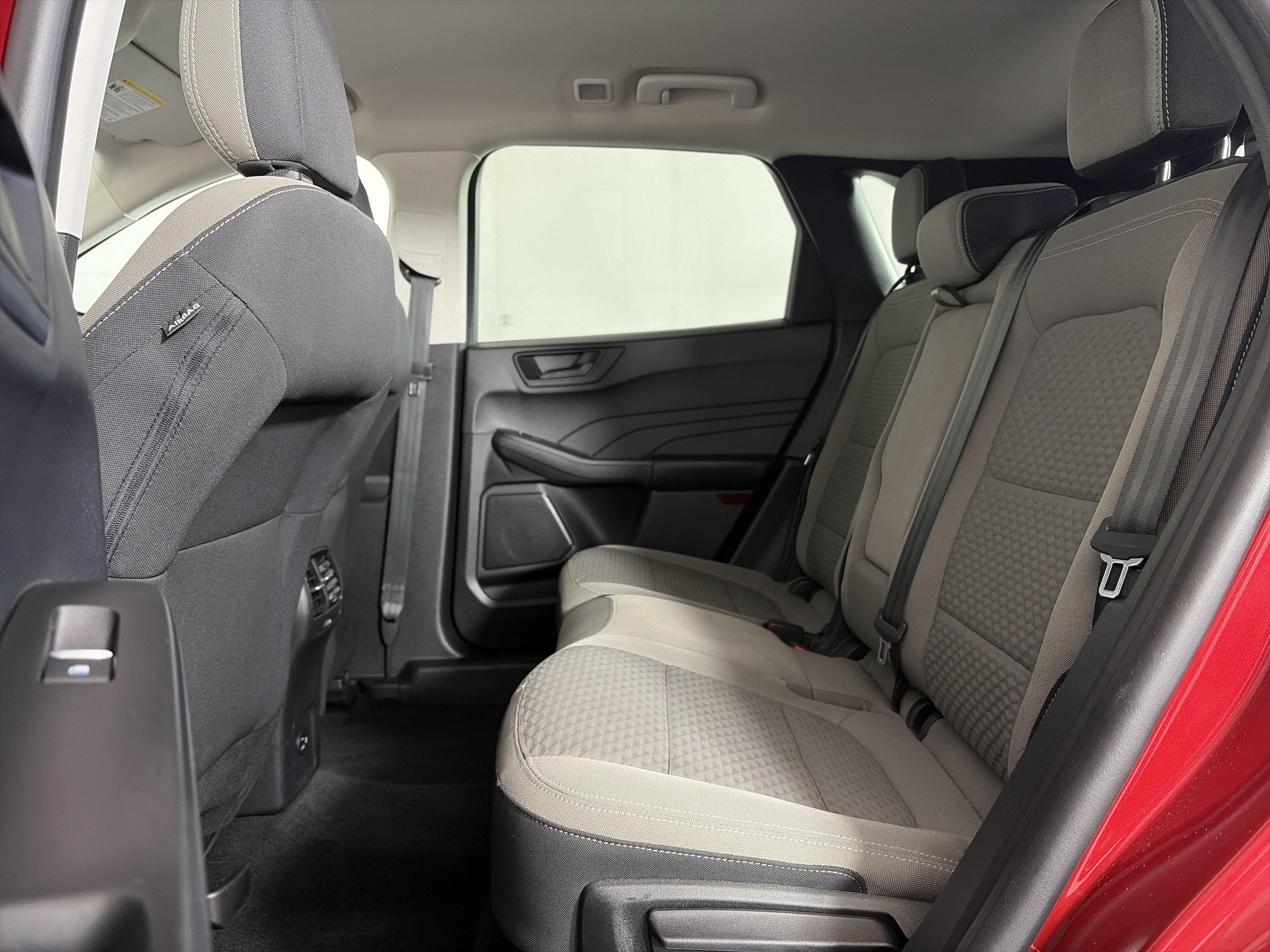 Used 2022 Ford Escape SE w/ SE Sport Appearance Package AWD/4WD image 7