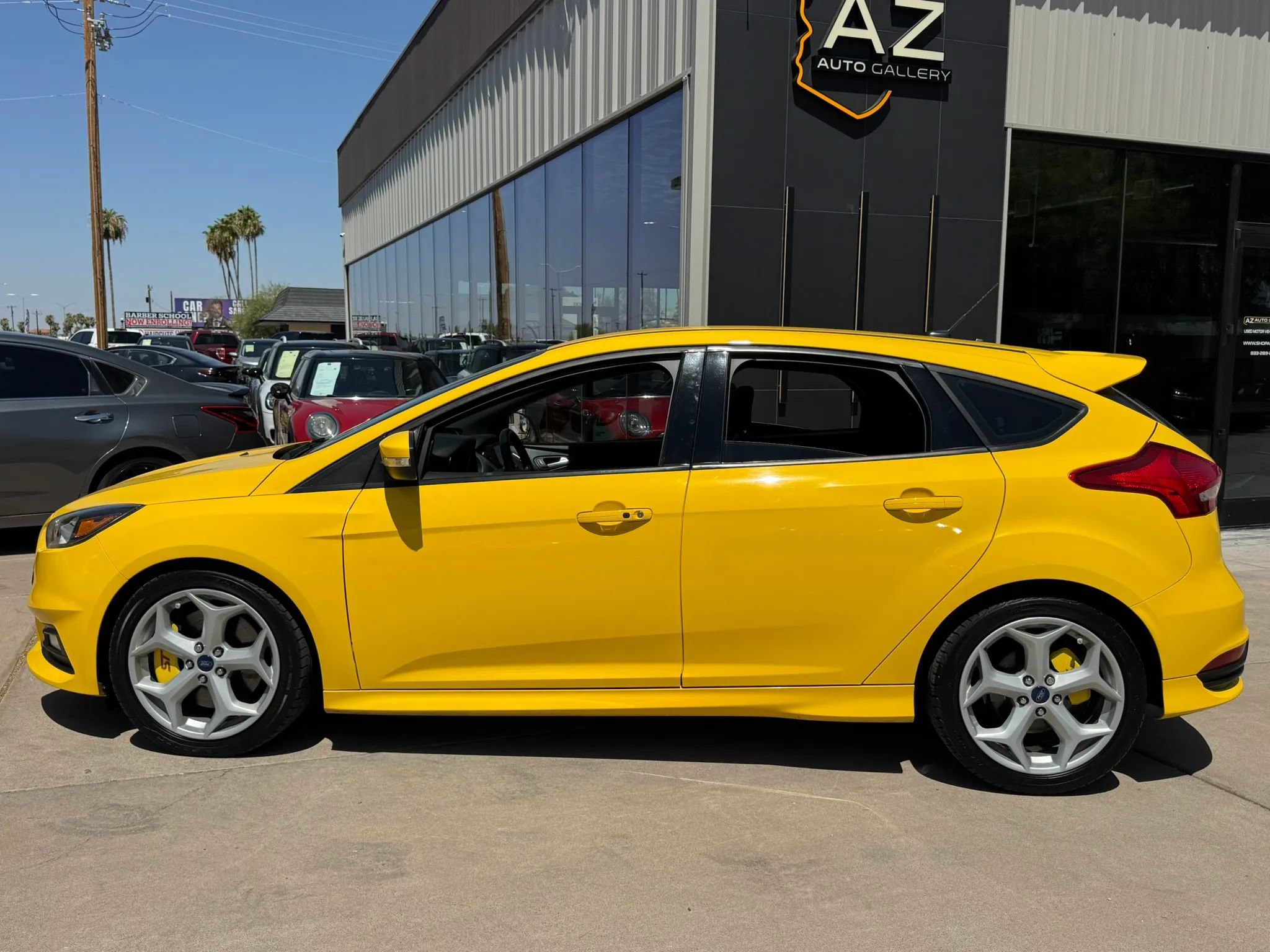 Used 2017 Ford Focus ST FWD image 9