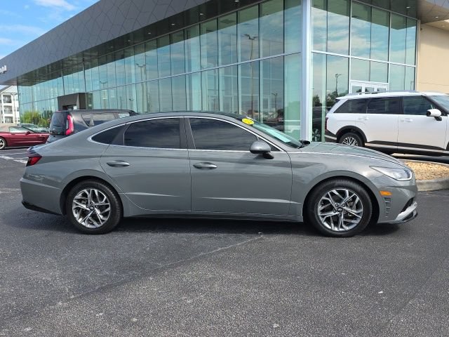Certified 2022 Hyundai Sonata SEL w/ Convenience Package FWD image 19