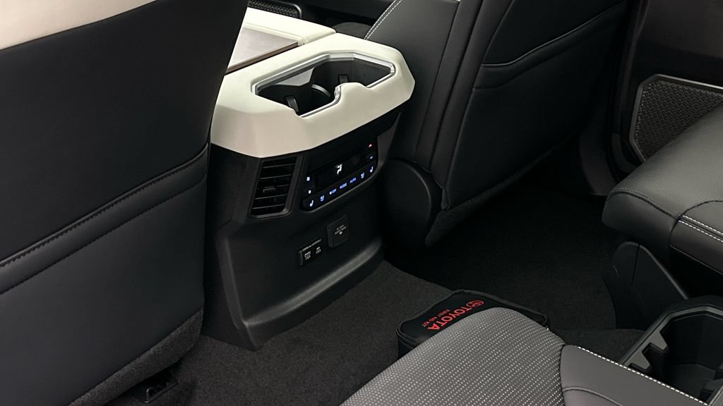 Used 2024 Toyota Sequoia Capstone AWD/4WD image 19