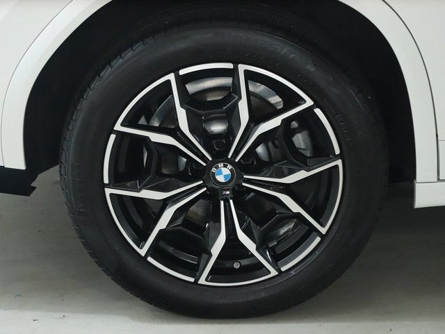 Used 2024 BMW X4 xDrive30i w/ Premium Package AWD/4WD image 13