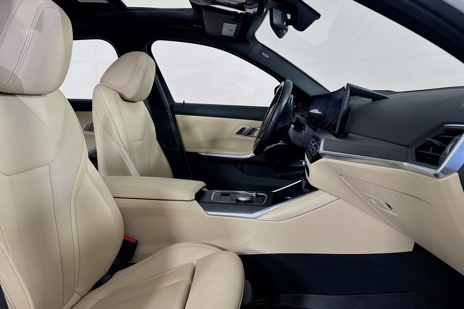 Used 2023 BMW 330e w/ M Sport Package image 7