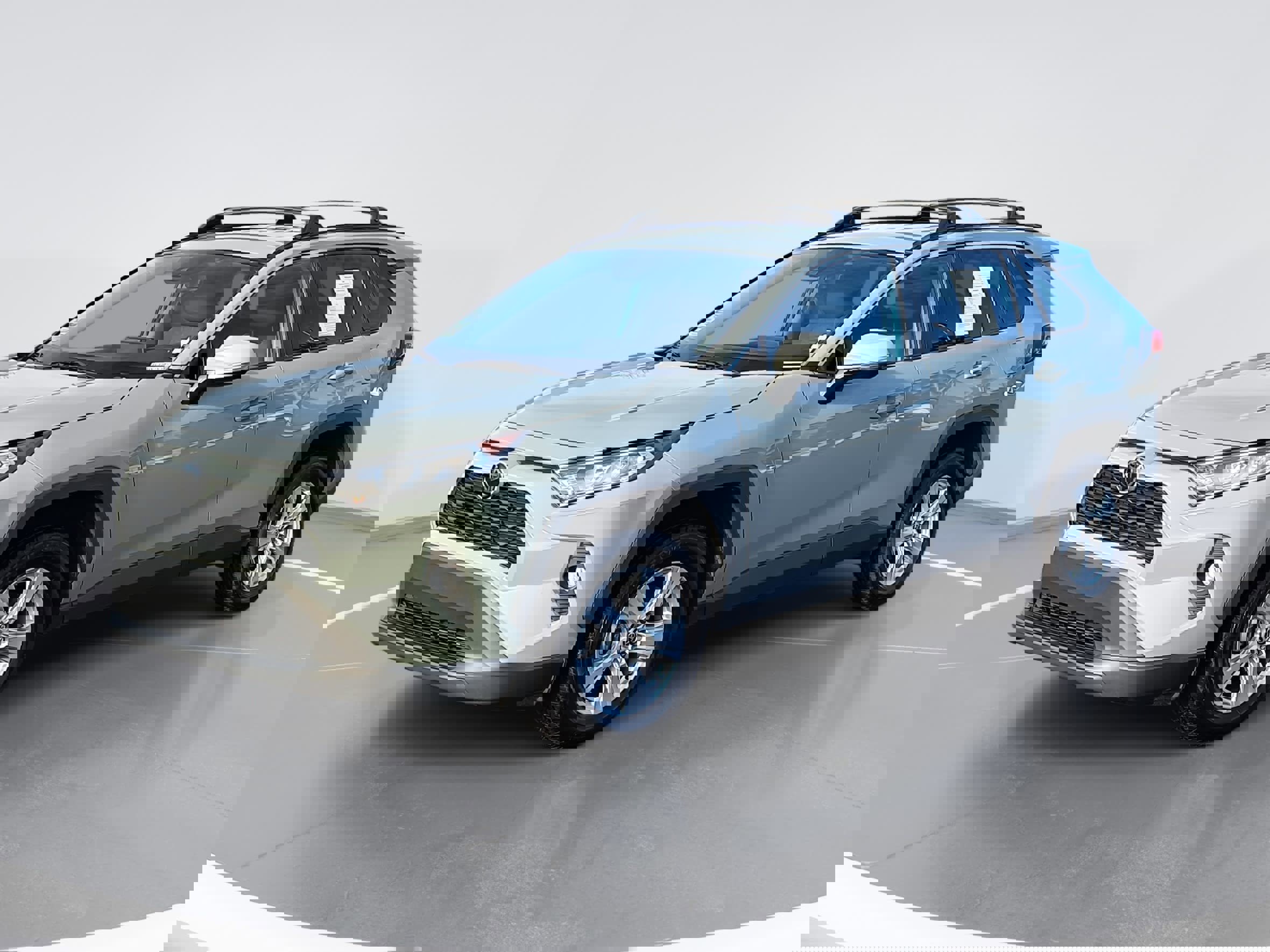 Used 2021 Toyota RAV4 XLE image 7