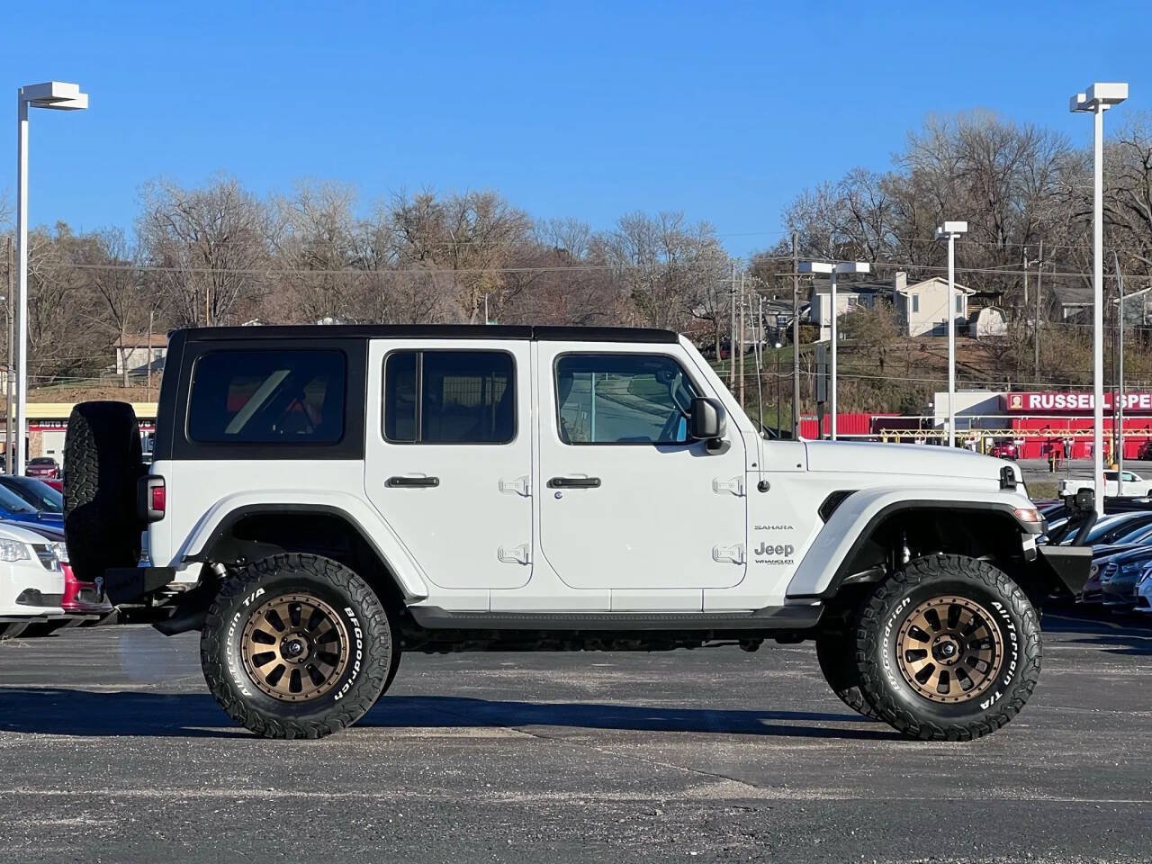 Used 2020 Jeep Wrangler Unlimited Sahara w/ Uconnect 4C Nav & Sound Group AWD/4WD image 8