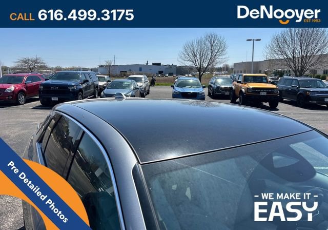 Used 2024 Cadillac Lyriq Luxury AWD/4WD image 15