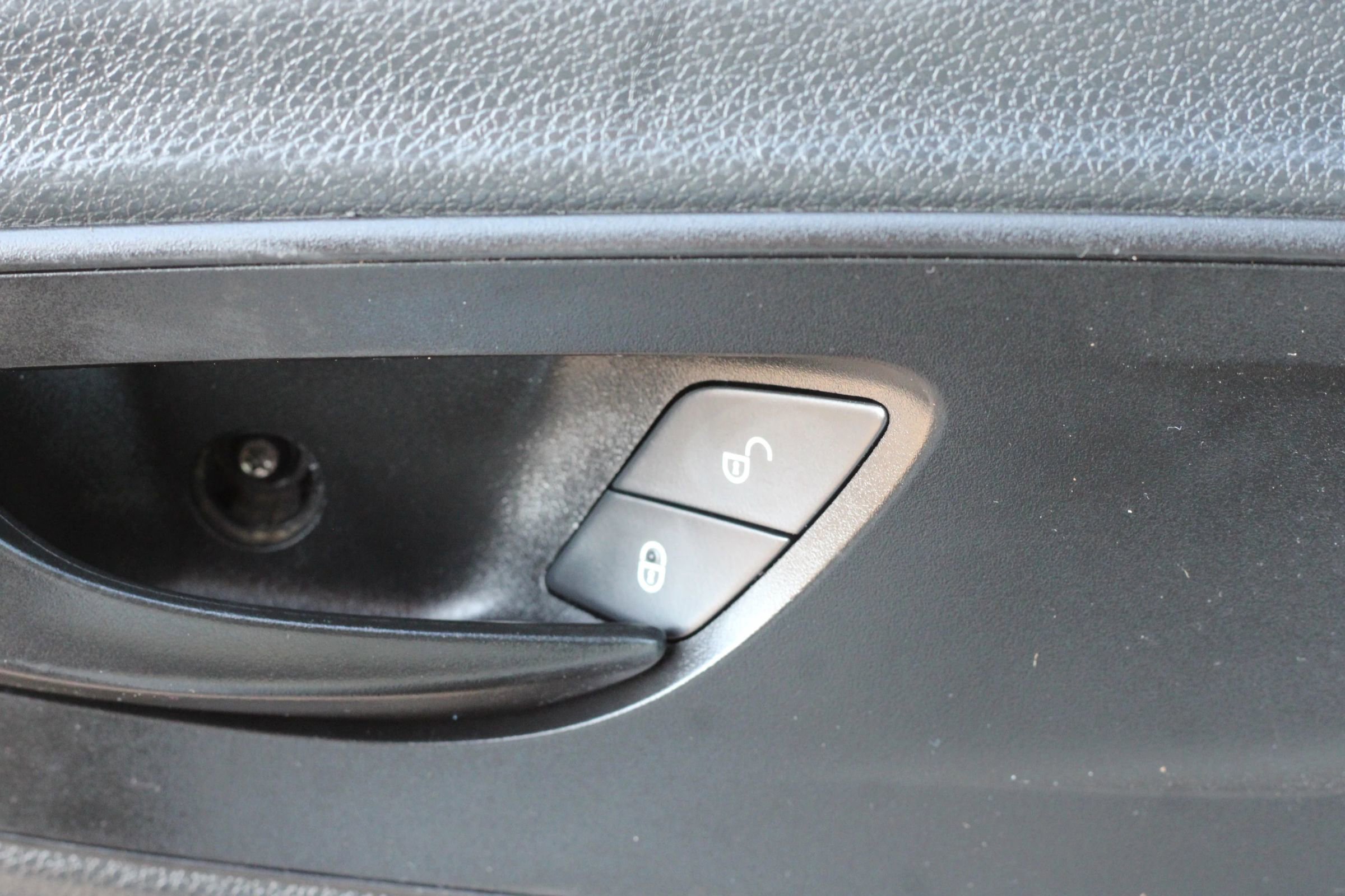 Used 2019 Mercedes-Benz Sprinter 144 image 17