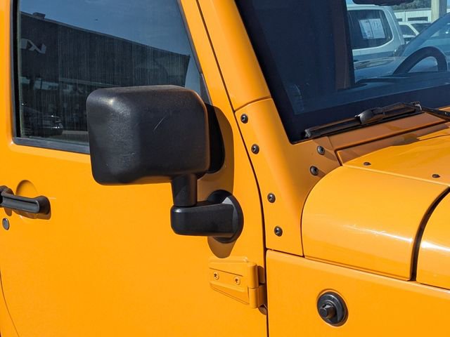 Used 2013 Jeep Wrangler Unlimited Rubicon w/ Connectivity Group image 9
