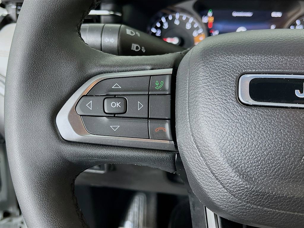 Used 2023 Jeep Compass Limited image 15