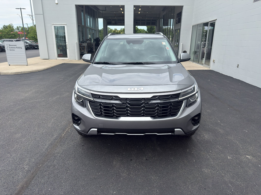 Used 2025 Kia Seltos S AWD/4WD image 2