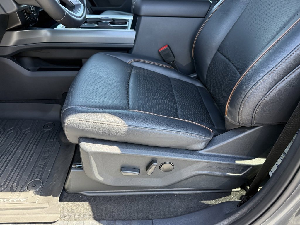 New 2025 Ford F250 Lariat w/ Lariat Ultimate Package image 5