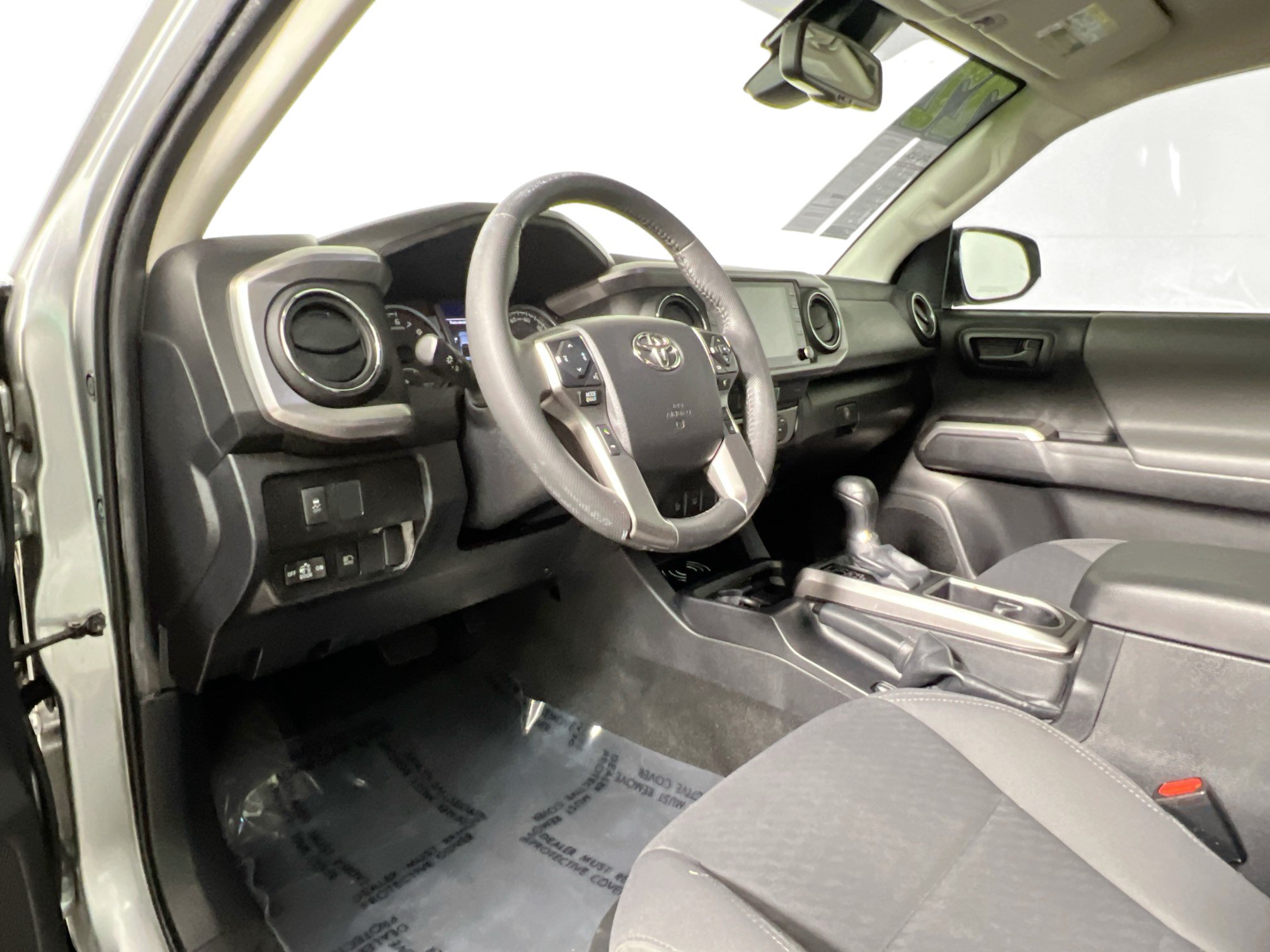 Used 2022 Toyota Tacoma SR5 w/ Technology Package RWD image 29
