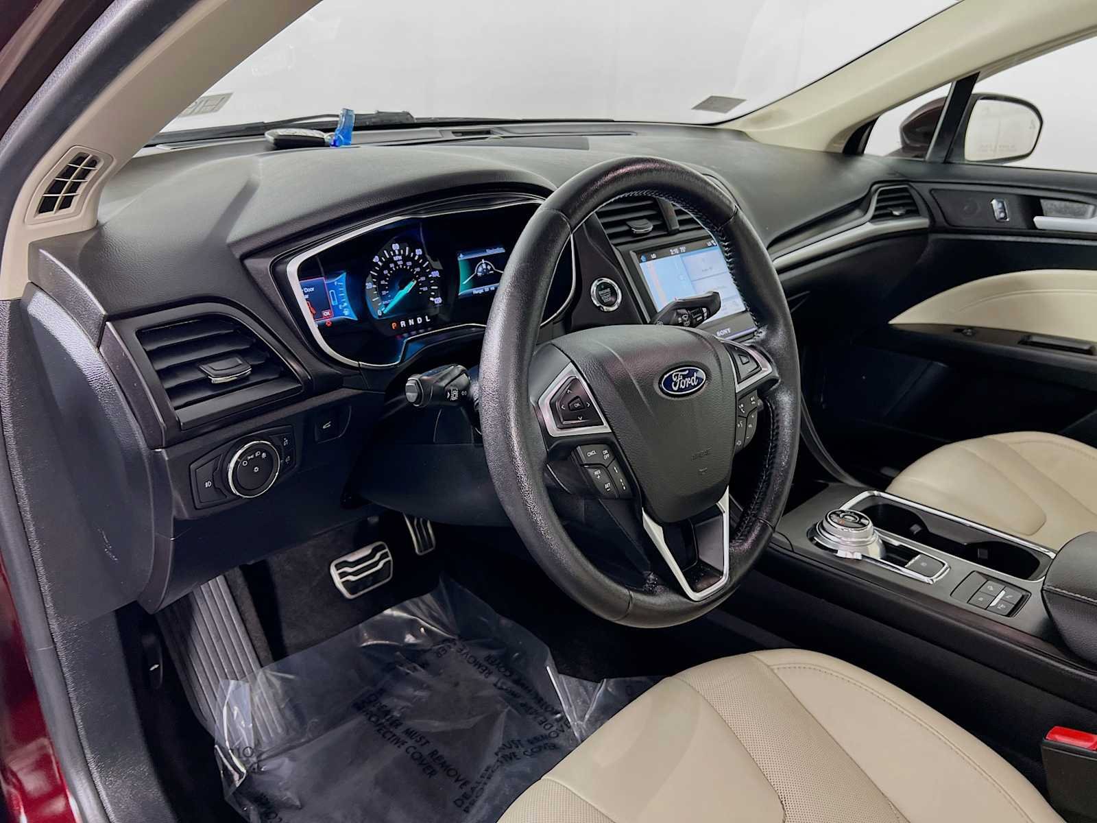 Used 2018 Ford Fusion Energi Titanium FWD image 9