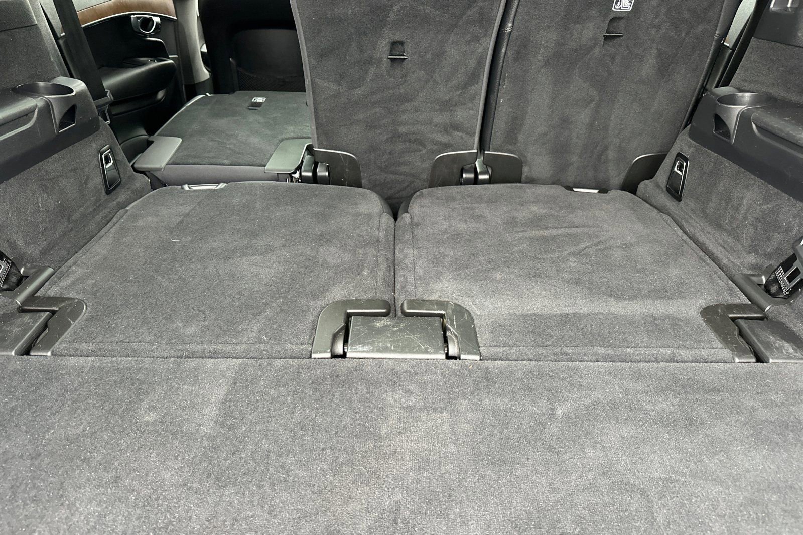 Used 2023 Volvo XC90 T8 Plus image 18